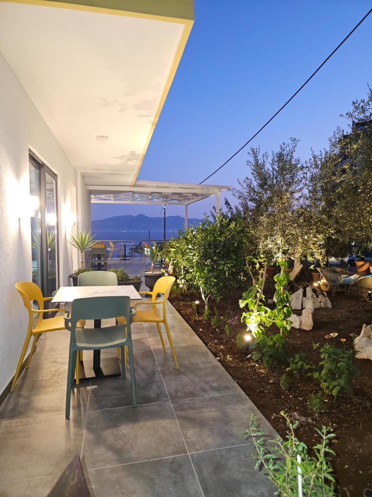 Ardit Seaside Rooms Саранда Экстерьер фото